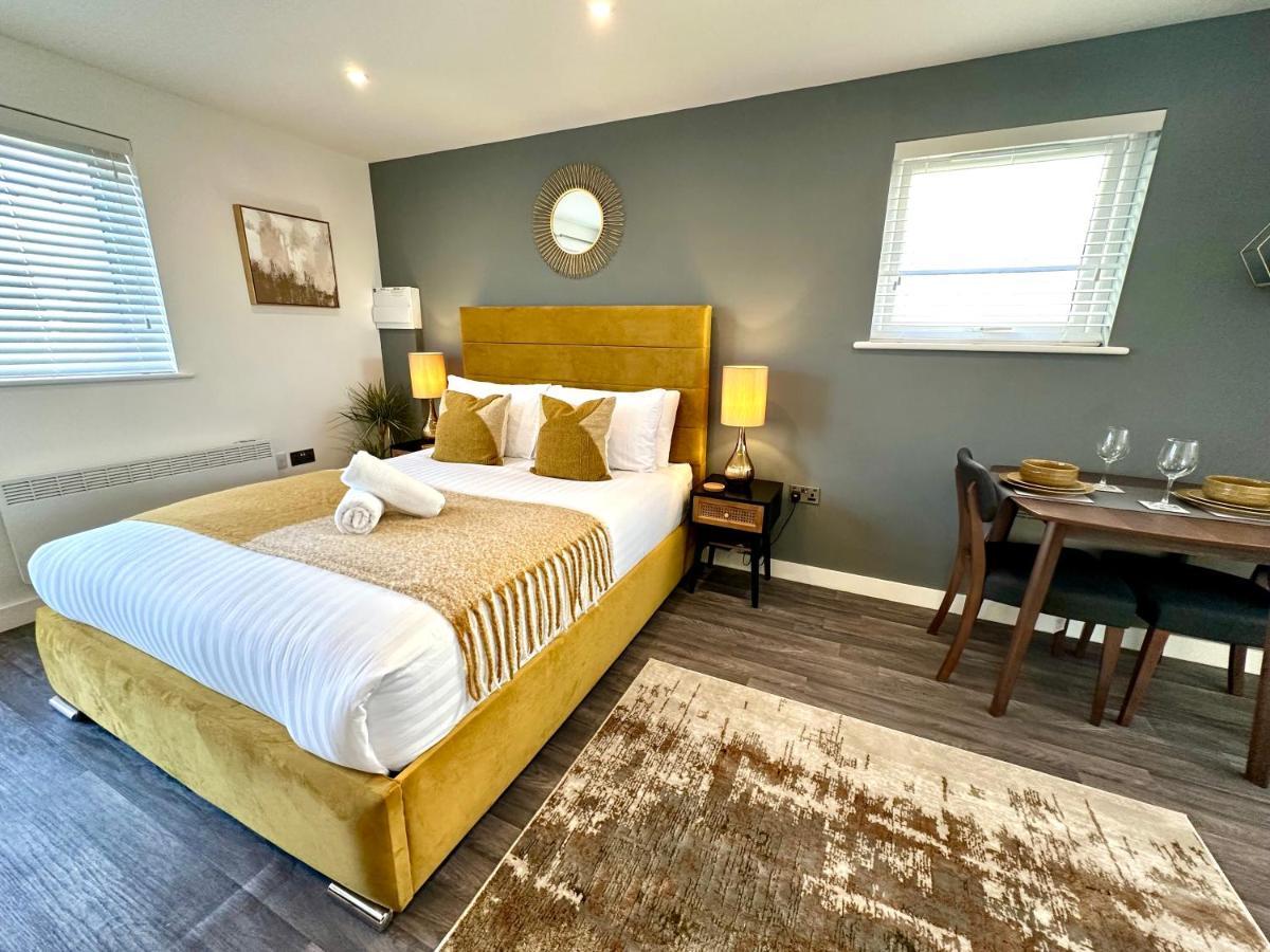 A Cozy Hideaway With Balcony - Close To Beach Bournemouth Exteriör bild