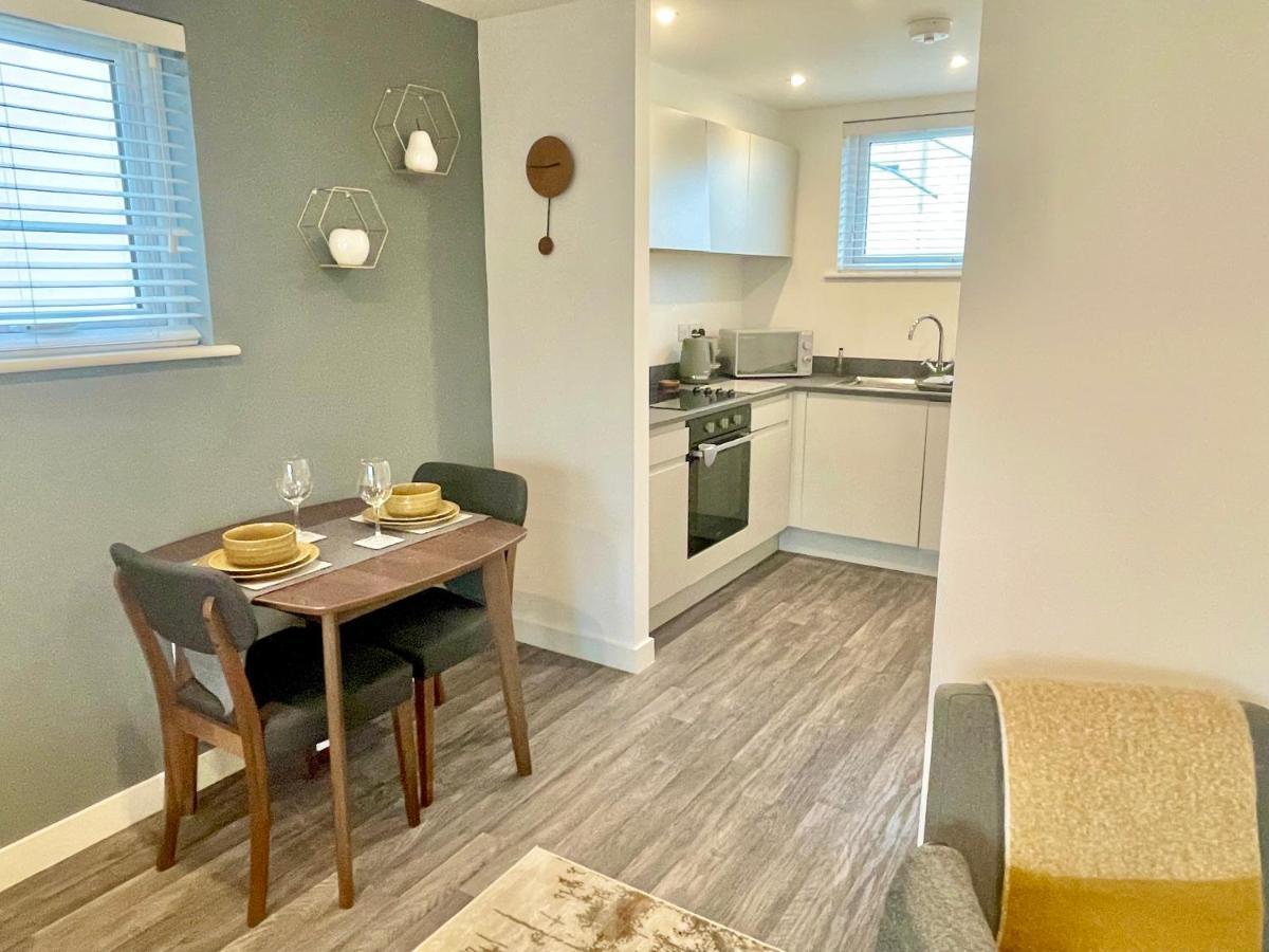 A Cozy Hideaway With Balcony - Close To Beach Bournemouth Exteriör bild